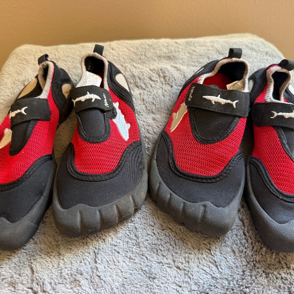 Water shoes kids